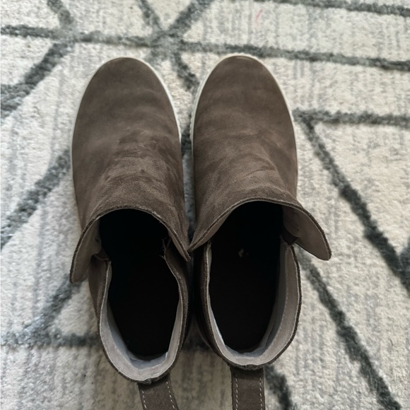 Timberland booties size W8 - Picture 3 of 6